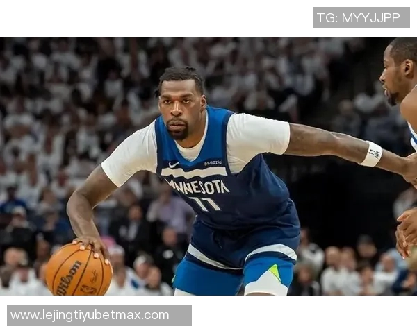 里德强调防守是球队核心特质训练中需不断磨练以赛场表现为目标 里德强调防守是球队核心特质训练中需不断磨练以赛场表现为目标