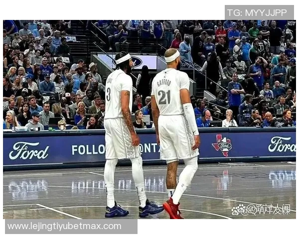 稳定控卫与浓眉五号位联手让球队焕发新生的秘密解析 稳定控卫与浓眉五号位联手让球队焕发新生的秘密解析